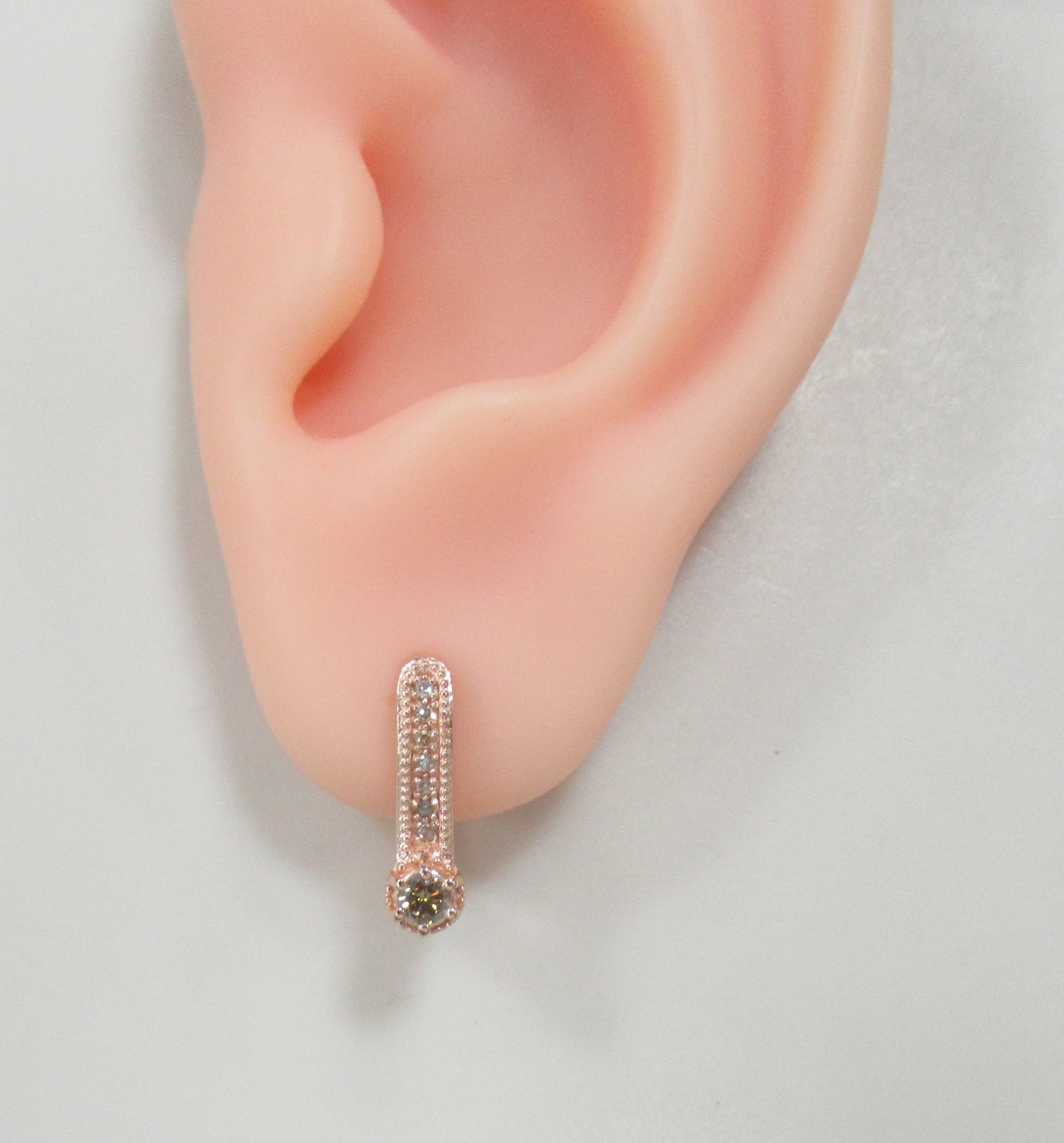 Серебряные серьги с коньячными бриллиантами